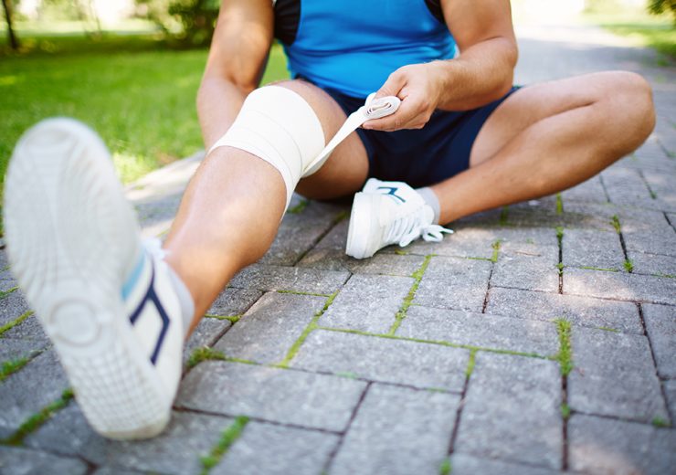 Bandaging leg